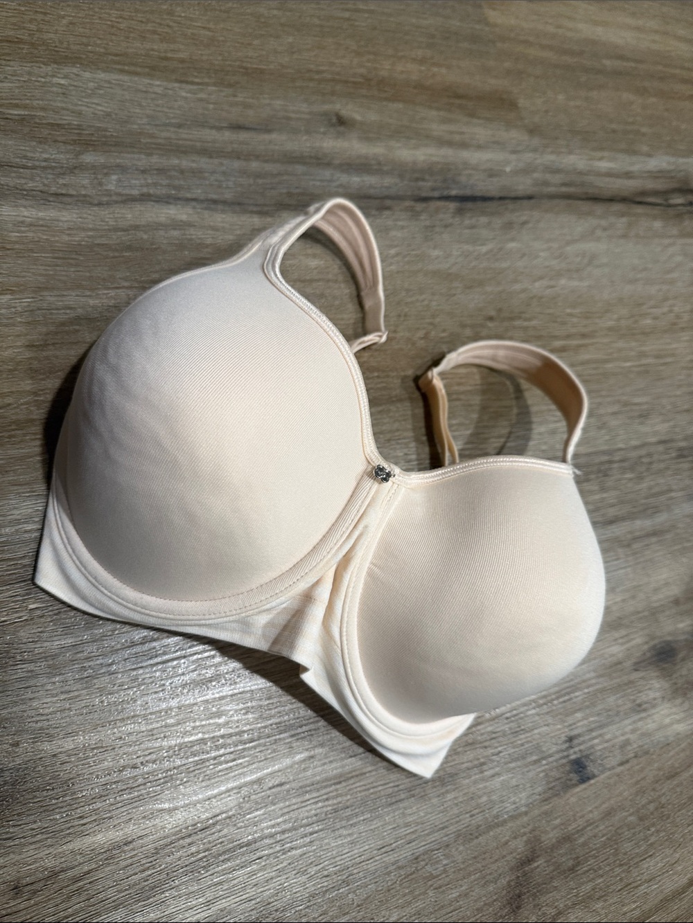 NWOT Breezies Smooth Molded T-Shirt Bra in Light Beige 34DD
